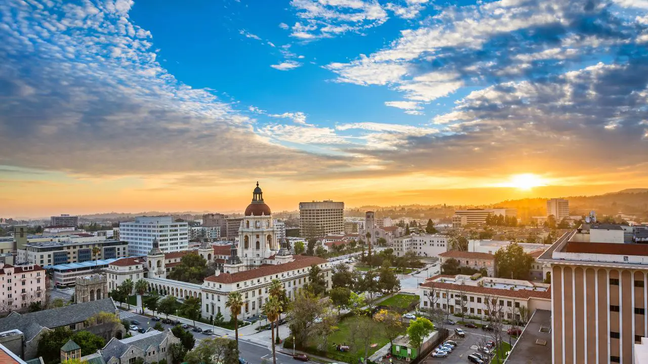 Skyline view of Pasadena, California, representing Eagle Star Moving services