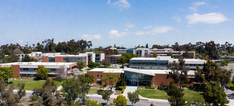 moving to Agoura Hills with school kids